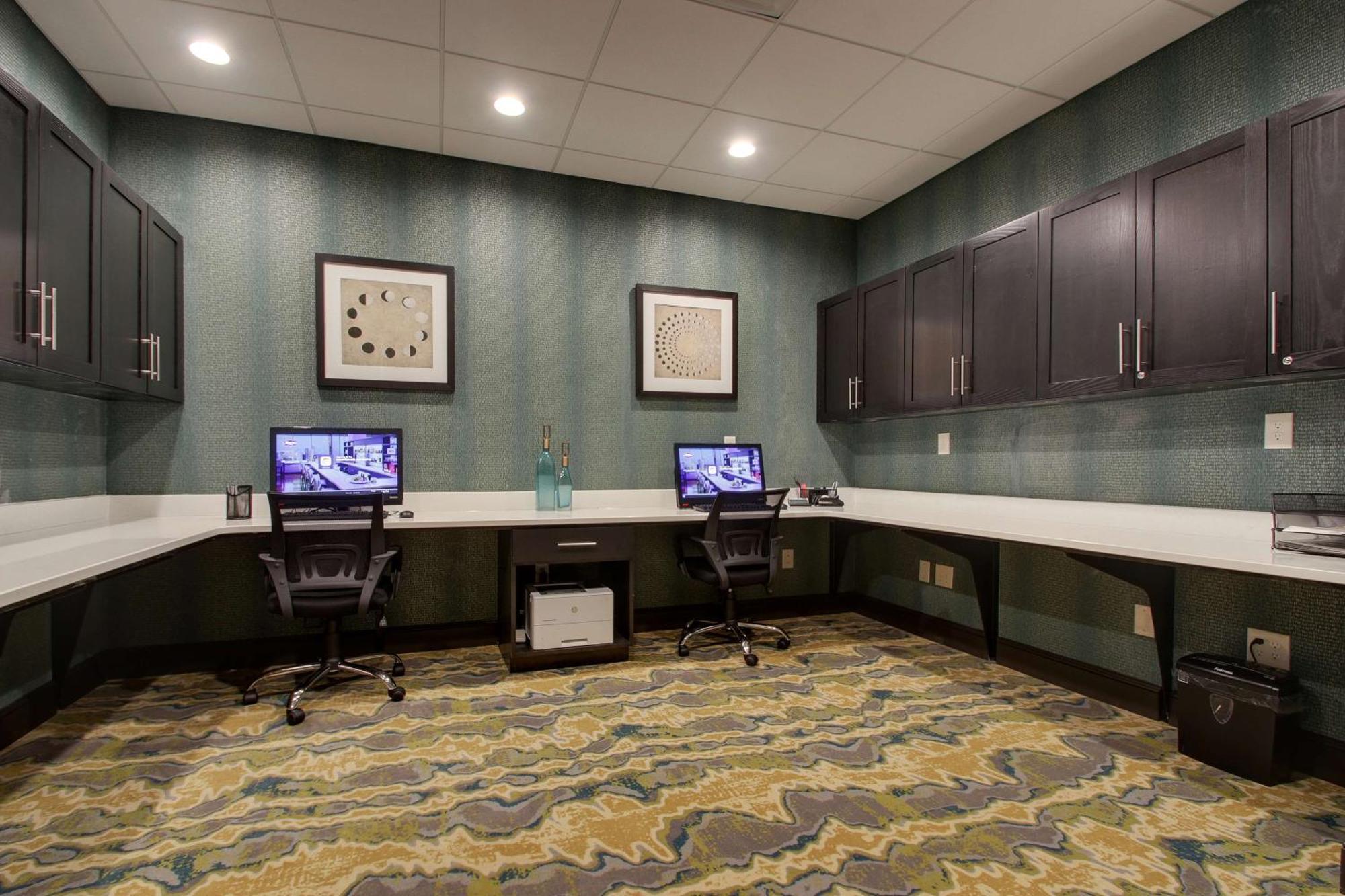 Hampton & By Hilton Knightdale Hotel