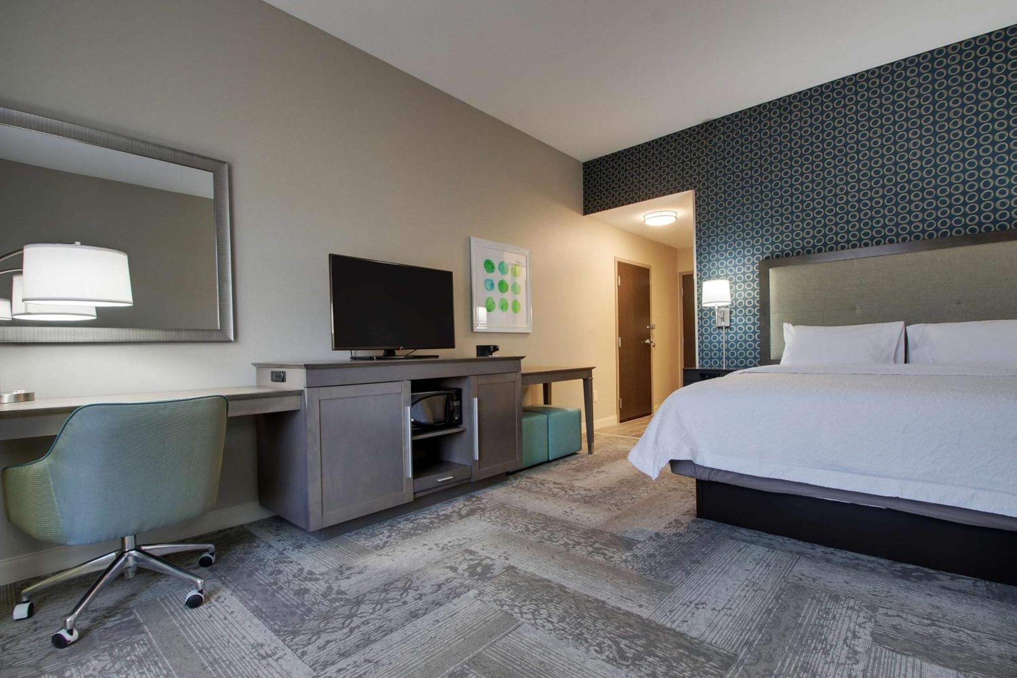 Hampton & By Hilton Knightdale Hotel 3*
